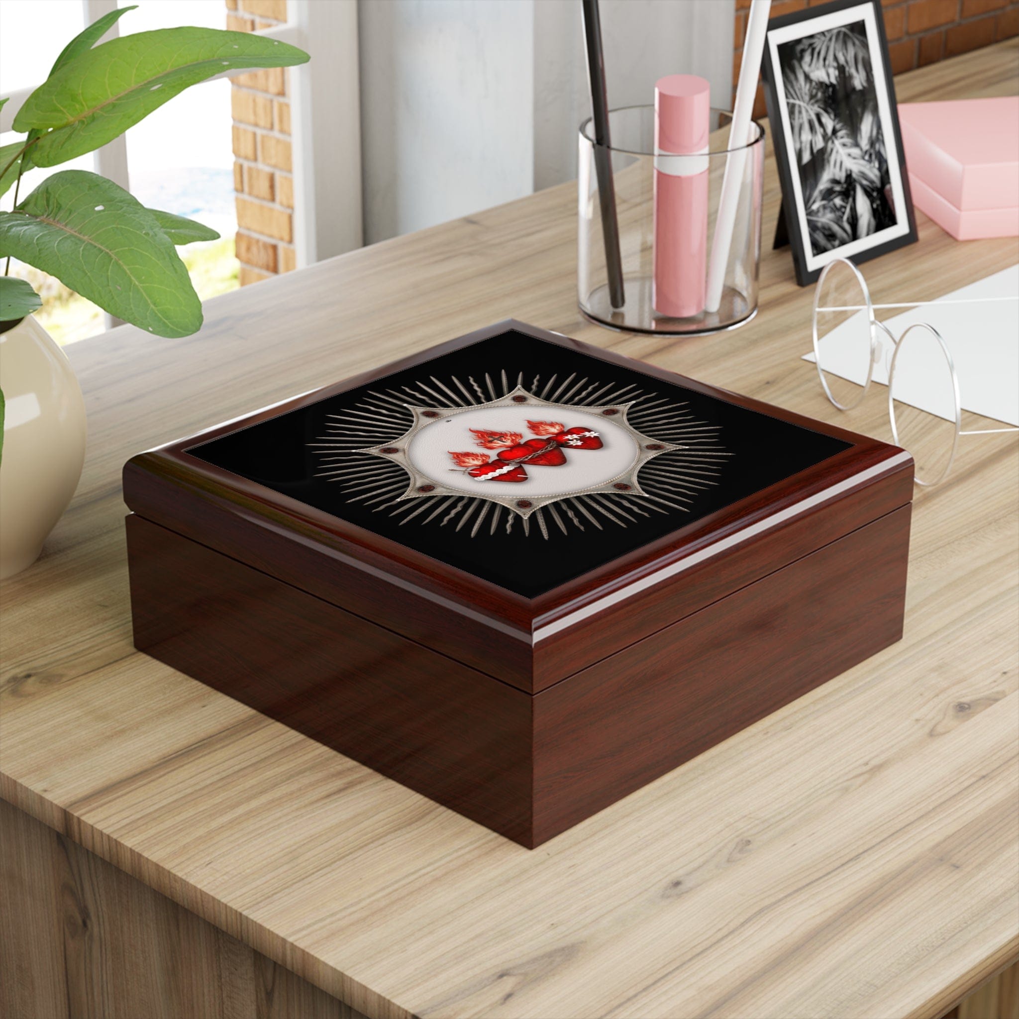 Holy Family Hearts Keepsake Box (Radiant Diadem) Copyright VENXARA