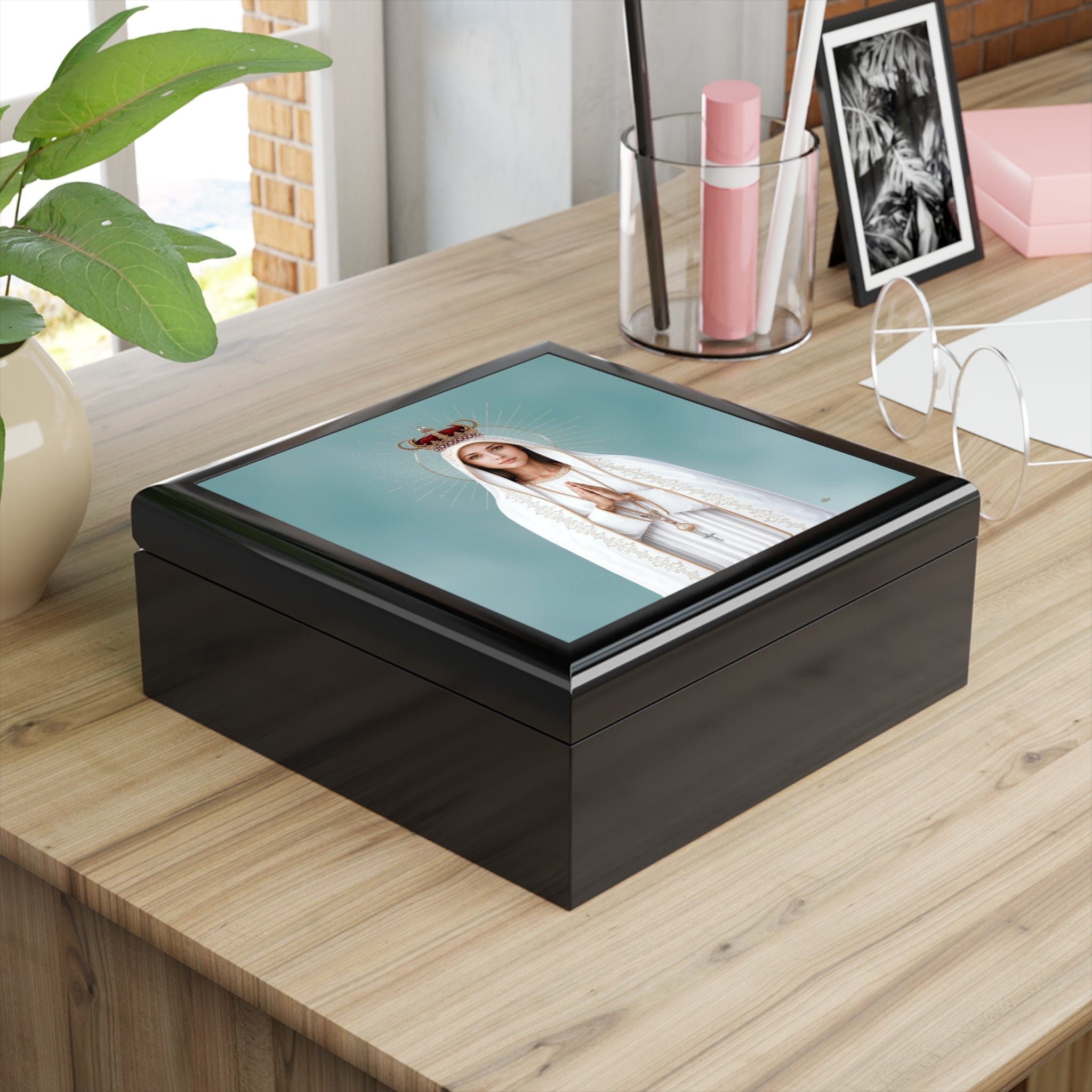 Our Lady of Fatima Keepsake Box Copyright VENXARA