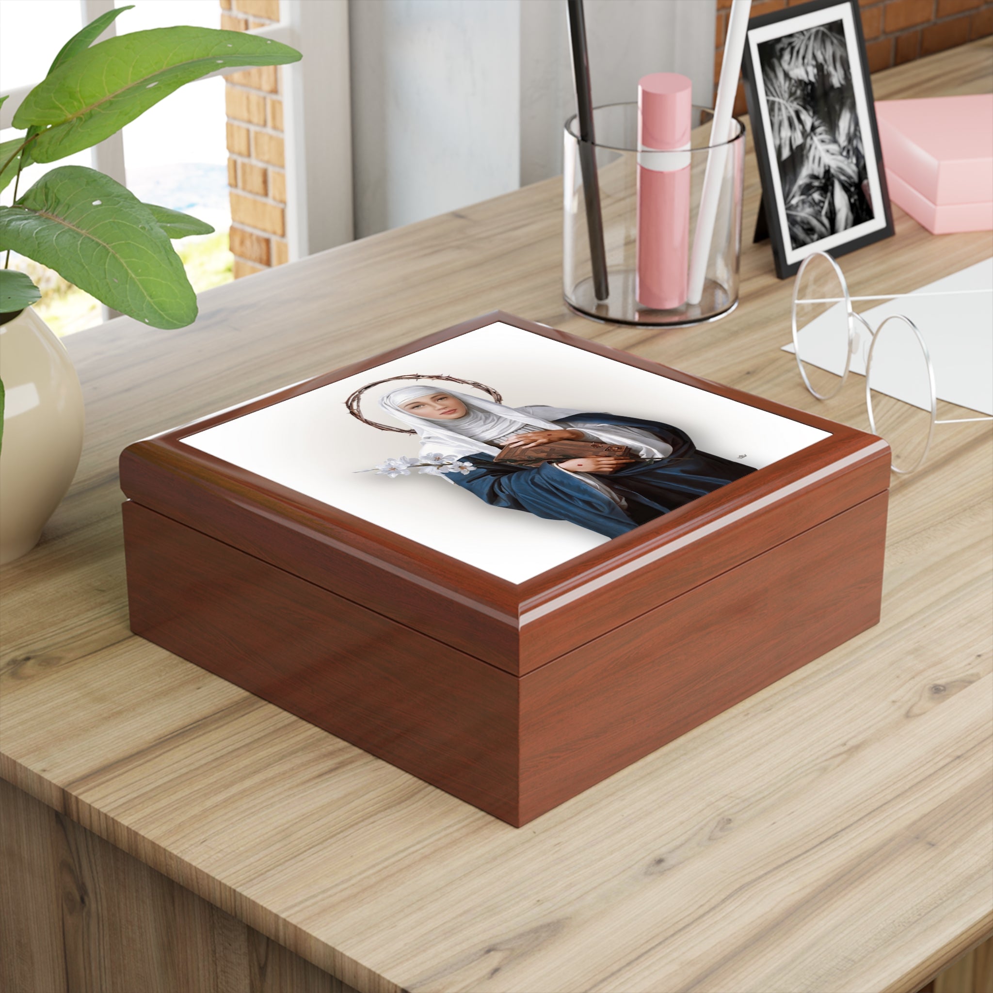 St. Catherine of Siena Keepsake Box - VENXARA®