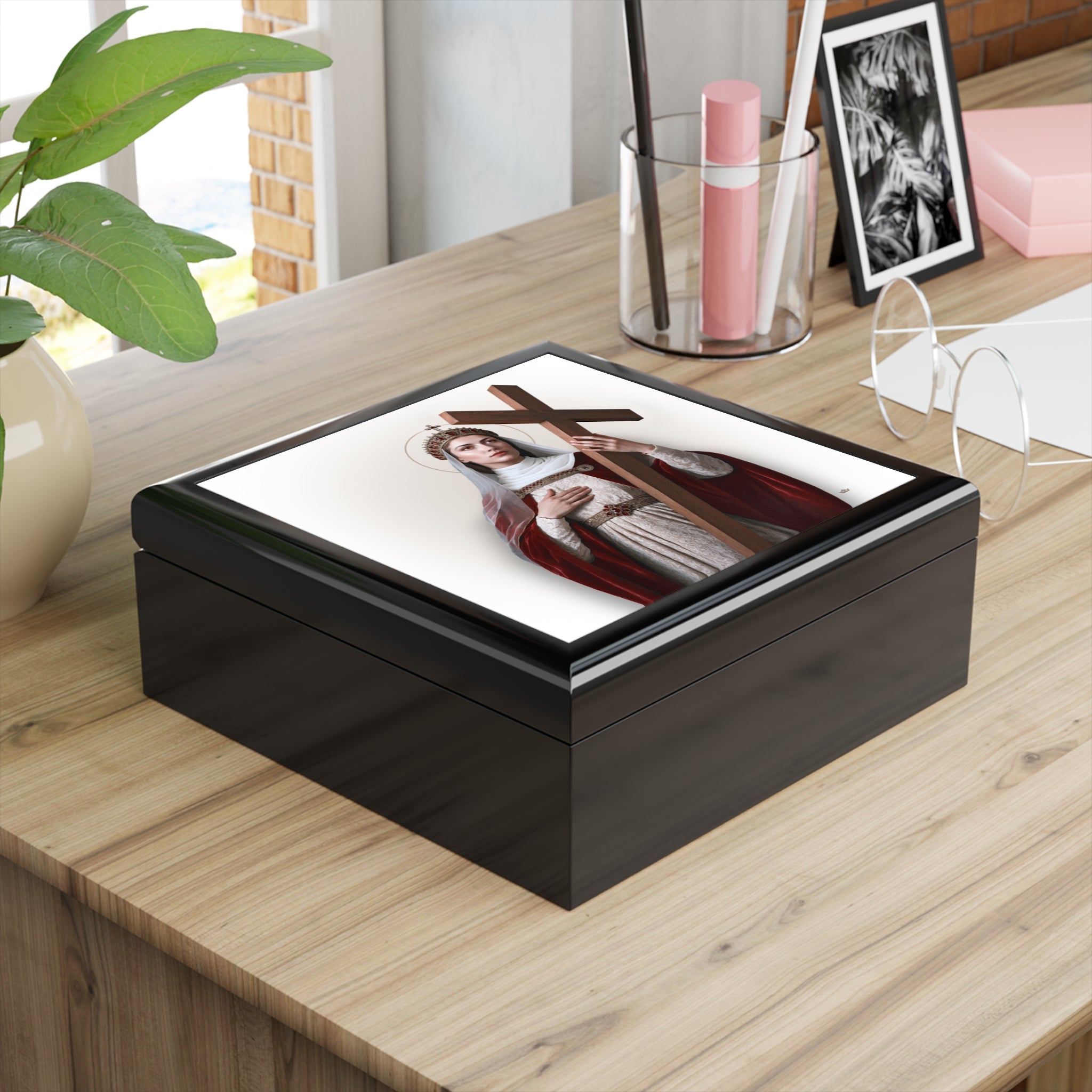 St. Helena Keepsake Box - VENXARA®