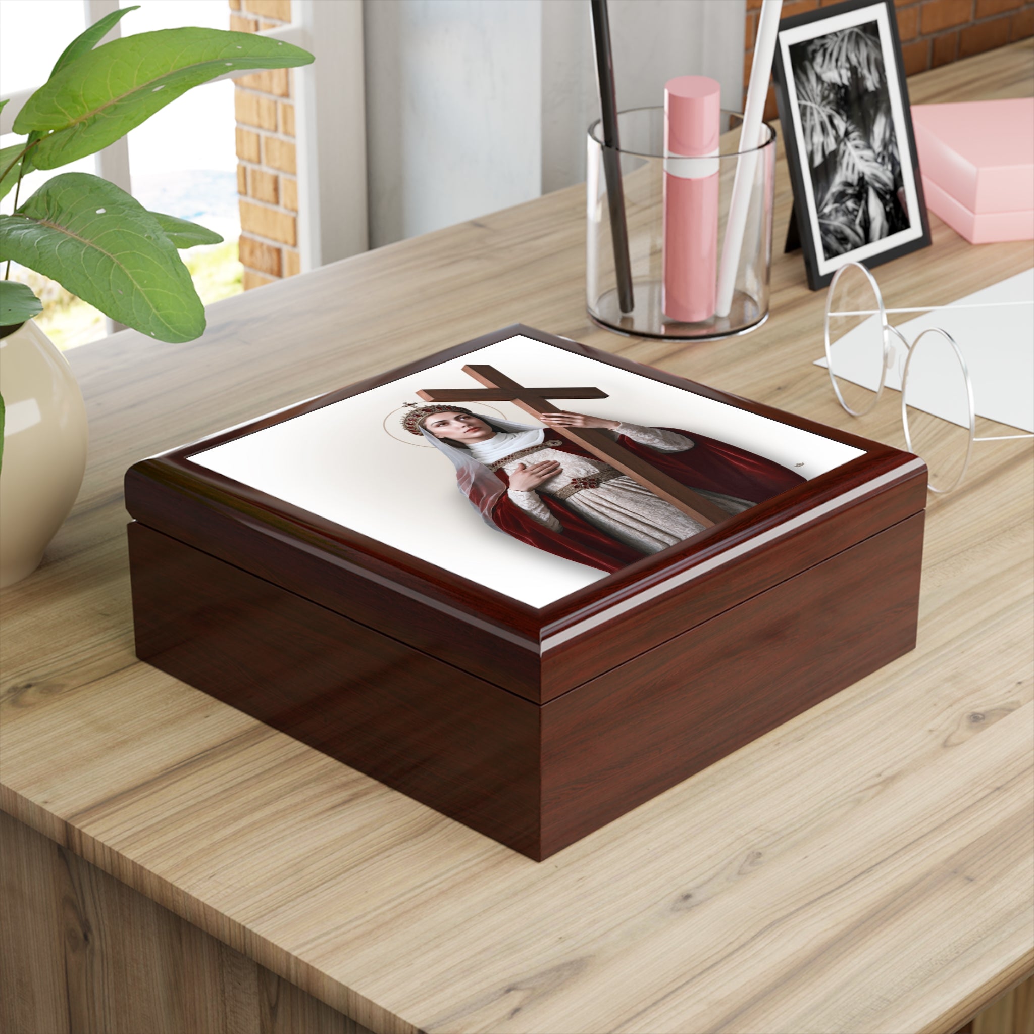 St. Helena Keepsake Box - VENXARA®